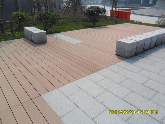140x23mm Boyut Dışarıdaki WPC Çatı Modern Tasarım Tarzı Kullanım Kanıtı